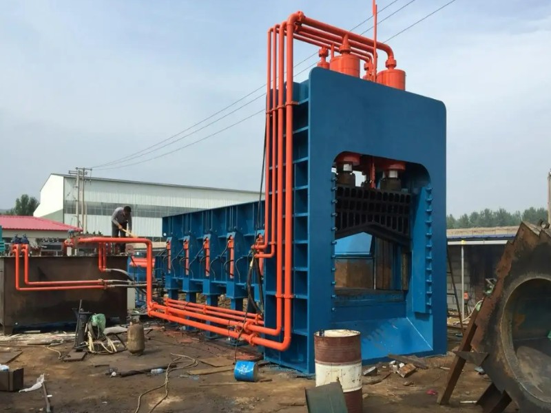Scrap metal processing line, heavy metal shredder working, scrap steel processing line,