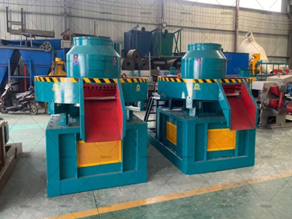Solid waste briquetting machine